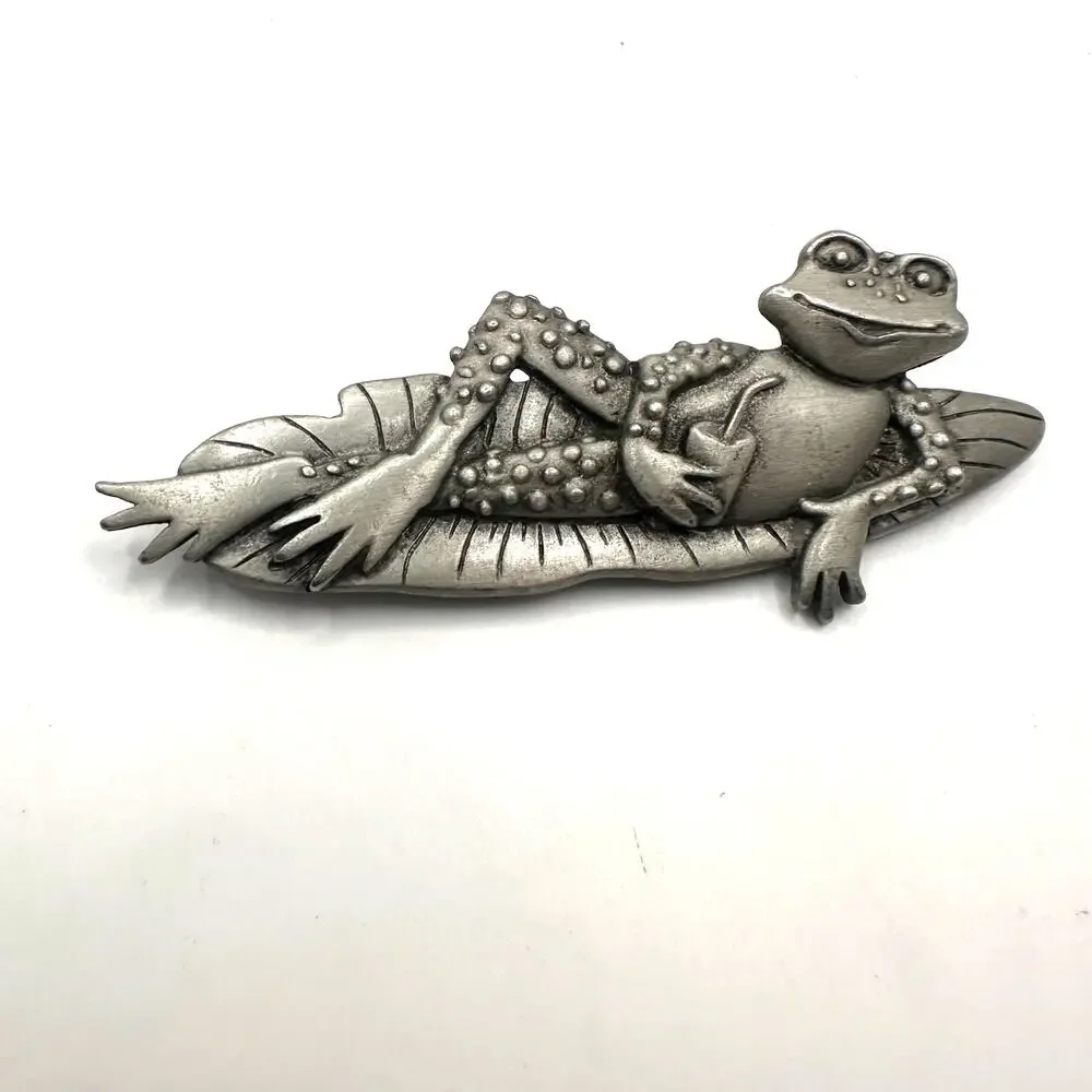 JJ Jonette Frog Pin Brooch Jewelry Pewter Lily Pad Retro Vintage Unique Whimsy